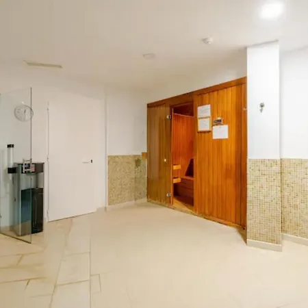 Luxury 2 Bedroom Apartment, Close To The Sea And The Golf Course, Aloha Hills Club Apartment Marbella