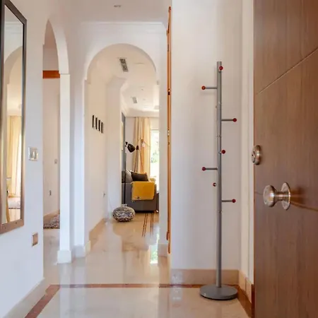Luxury 2 Bedroom Apartment, Close To The Sea And The Golf Course, Aloha Hills Club *